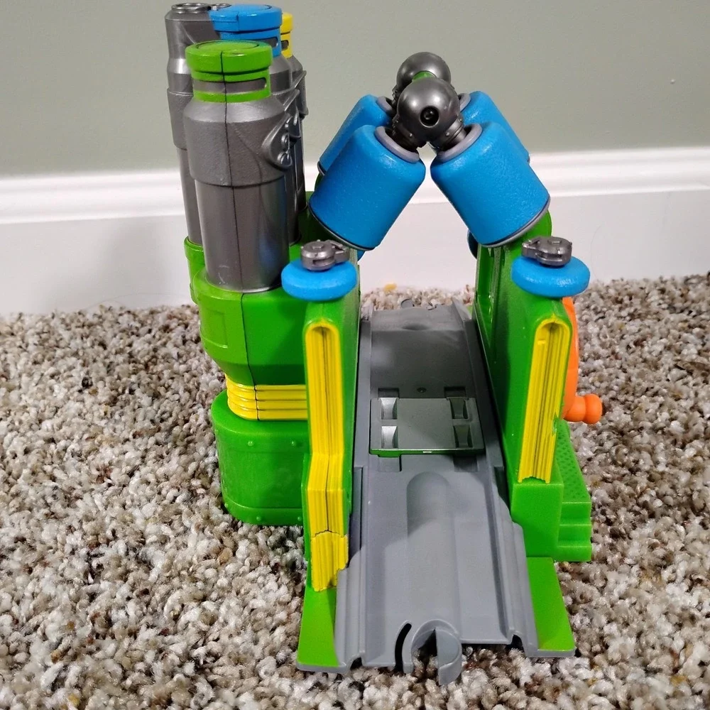 Chuggington Interactive Railway Wash & Fuel Set Complete Brewster READ DESCRIPTI